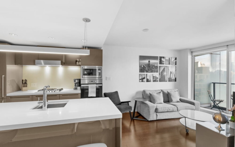 Serviced & Corporate 1 Bedroom Rental in Vancouver | Telus Gardens Building