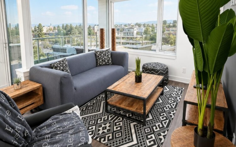 Furnished 2 Bedroom Apartment in Hintonburg neighbourhood of Ottawa