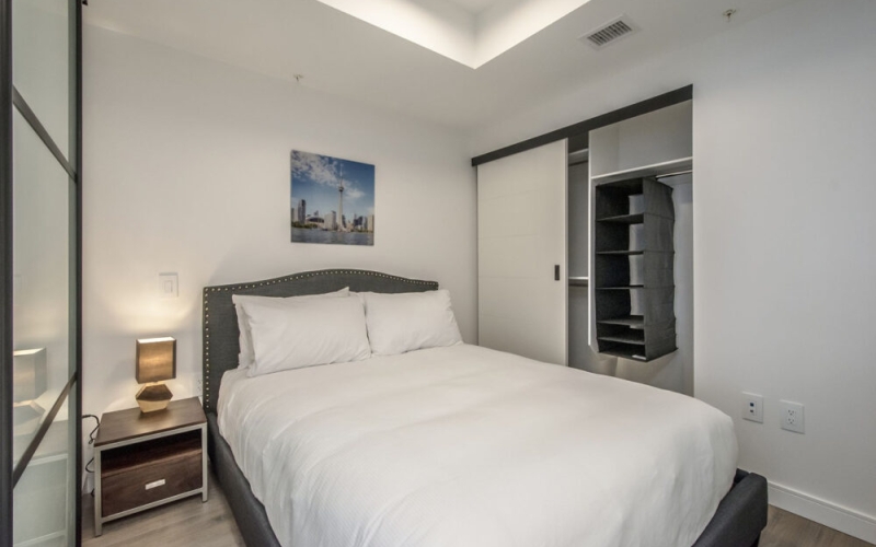 Cozy 2BR Apt with Gym and Cinema near Pier 21