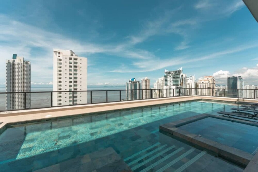 Bright Oceanfront 1-BR Apartment – Panama City Main Image