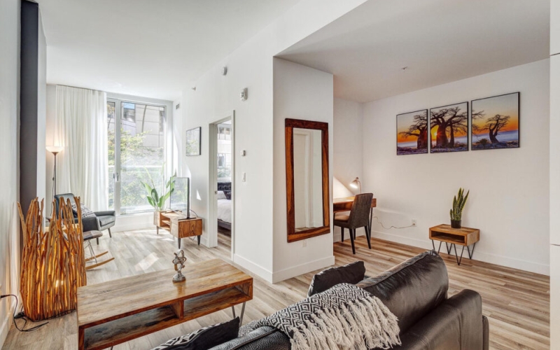 Executive 1 Bedroom Apartment in Montreal | Stanbrooke Building