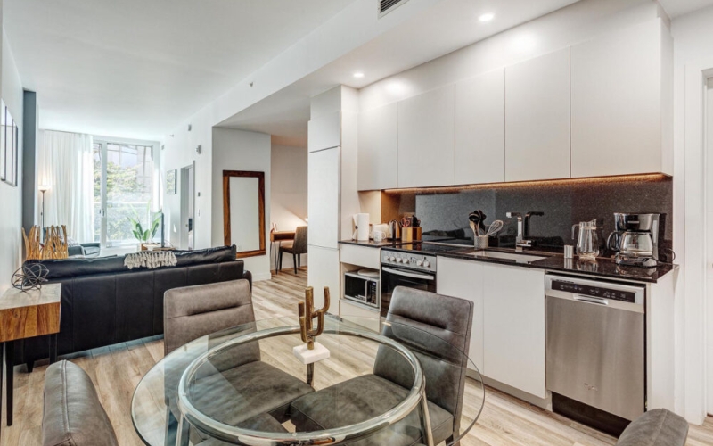 Furnished 2 Bedroom Apartment in Montreal | Stanbrooke Building