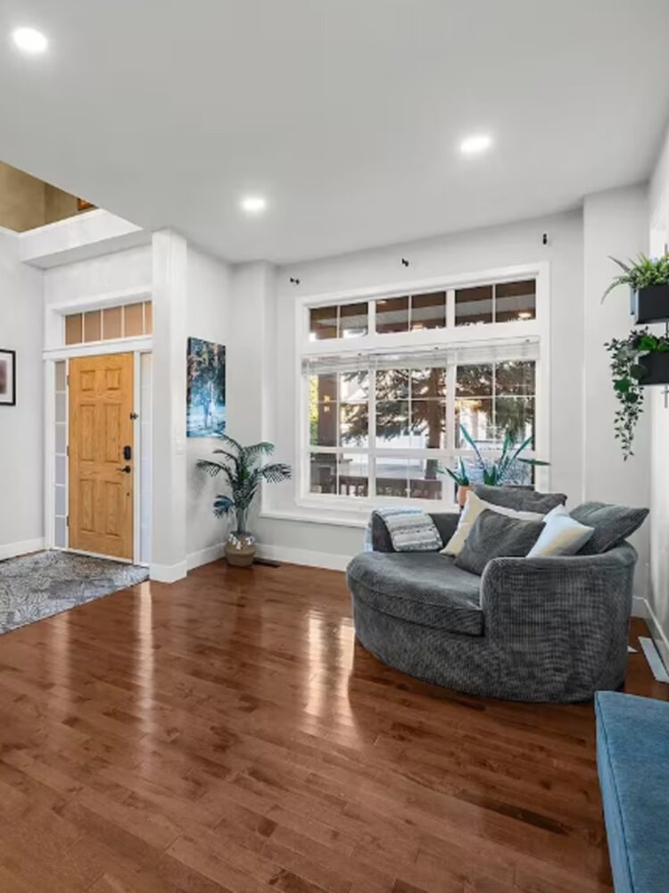 Langley - Home 3BR Main Image