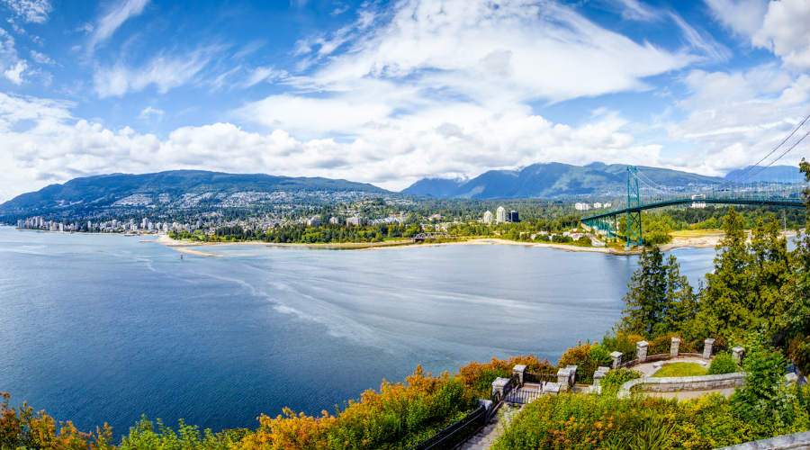 View of Stanley Park boasts lake in Vancouver
