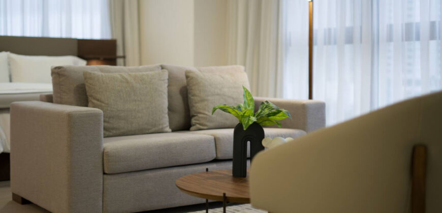Modern 1-Bedroom with Park & City View in Panama