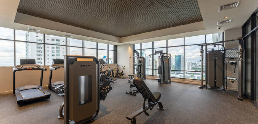 Luxury 1-Bedroom with Sweeping Ocean Views
