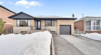 Bungalow in Etobicoke