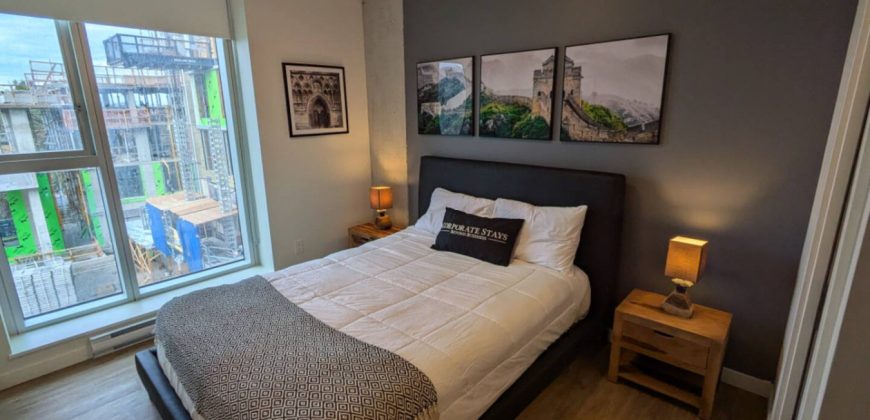 Luxe 2BR Apt with Balcony near Johnson Street