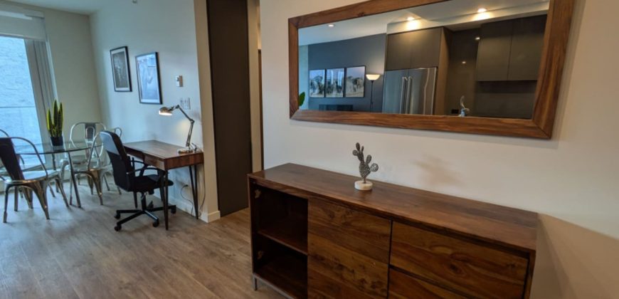 Luxe 2BR Apt with Balcony near Johnson Street