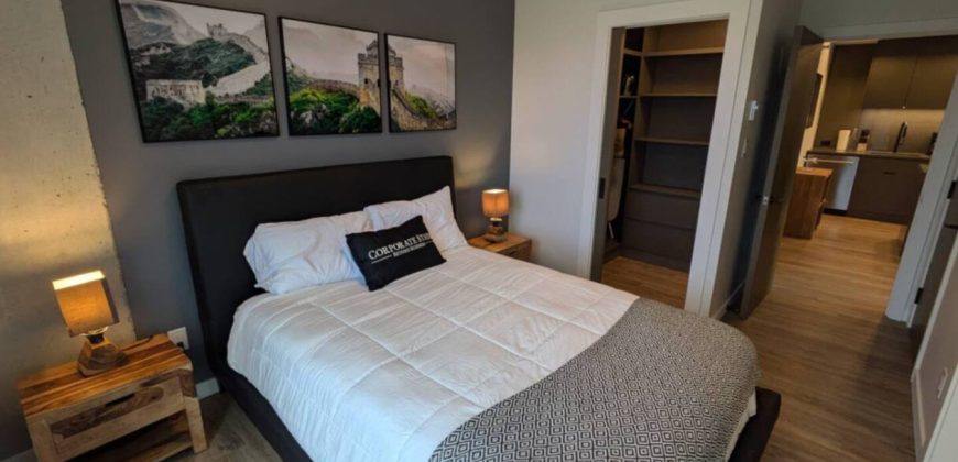 Luxe 2BR Apt with Balcony near Johnson Street