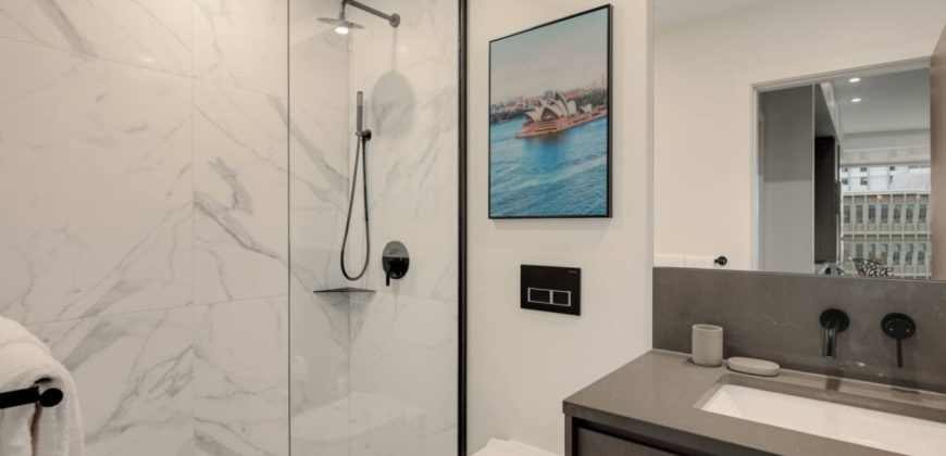 Luxe 2BR Apt with Balcony near Johnson Street