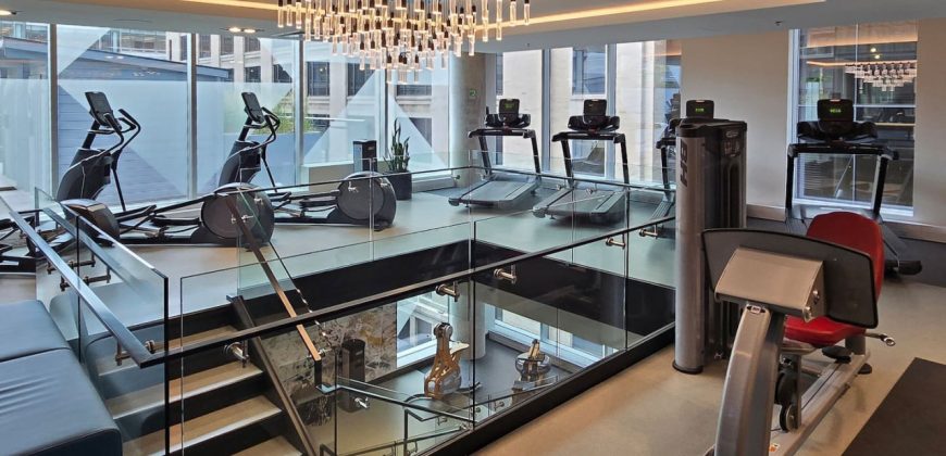 Furnished 1BR Apartment in Downtown Montreal w/ Pool & Gym