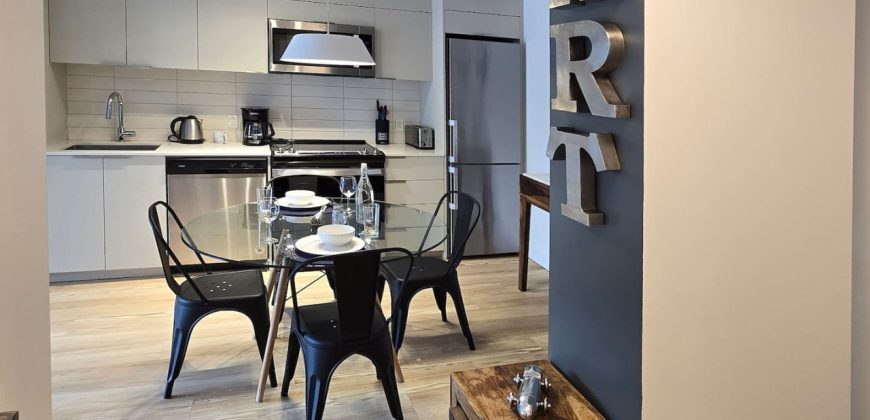 Furnished 1BR Apartment in Downtown Montreal w/ Pool & Gym