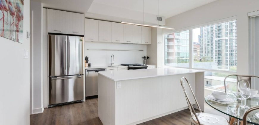 Corporate Stays |Underwood 1 Bedroom + Den