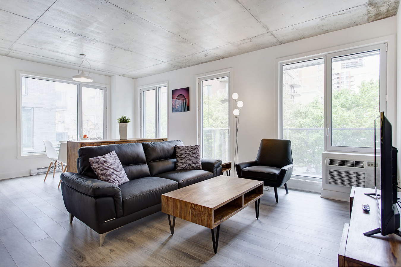 Montreal 2 Bedrooms Apartment