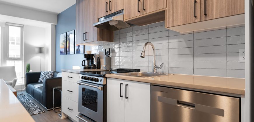 The Lennox – Fully Furnished 1 Bedroom with Den in Ottawa (518)