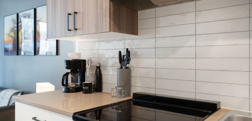 The Lennox – Business Rental in Ottawa – 1 Bedroom with Den (618)