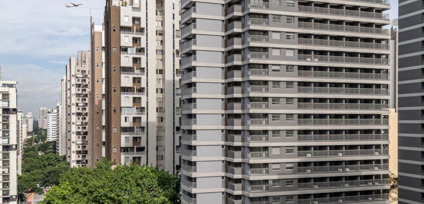 Furnished Studio in São Paulo On Jurupis with City Views, Pool & Gym Access