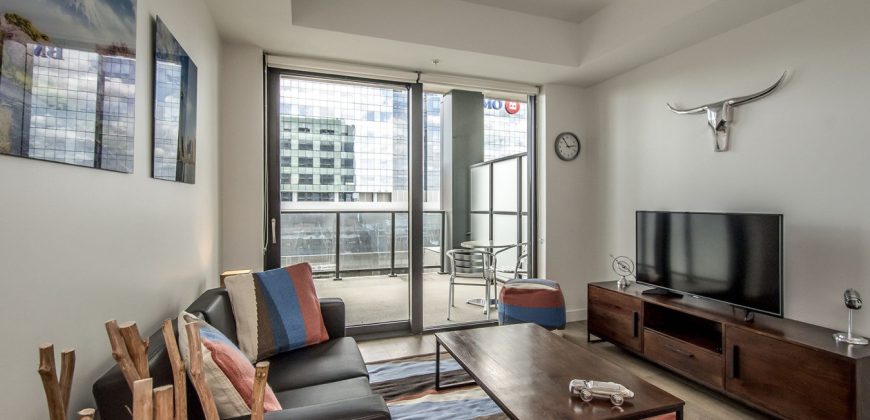 Luxe 1BR Apt with Pool, GYM and On-Site Theater Luxe 1BR Apt with Pool, GYM and On-Site Theater