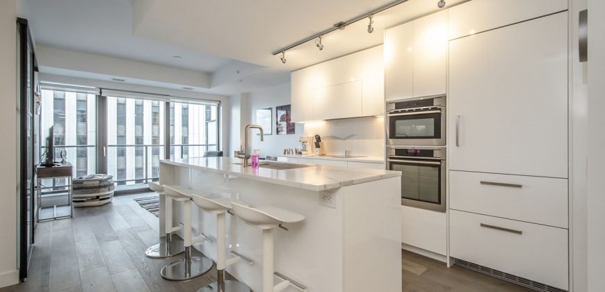 Cozy 2BR Apt with Gym and Cinema near Pier 21