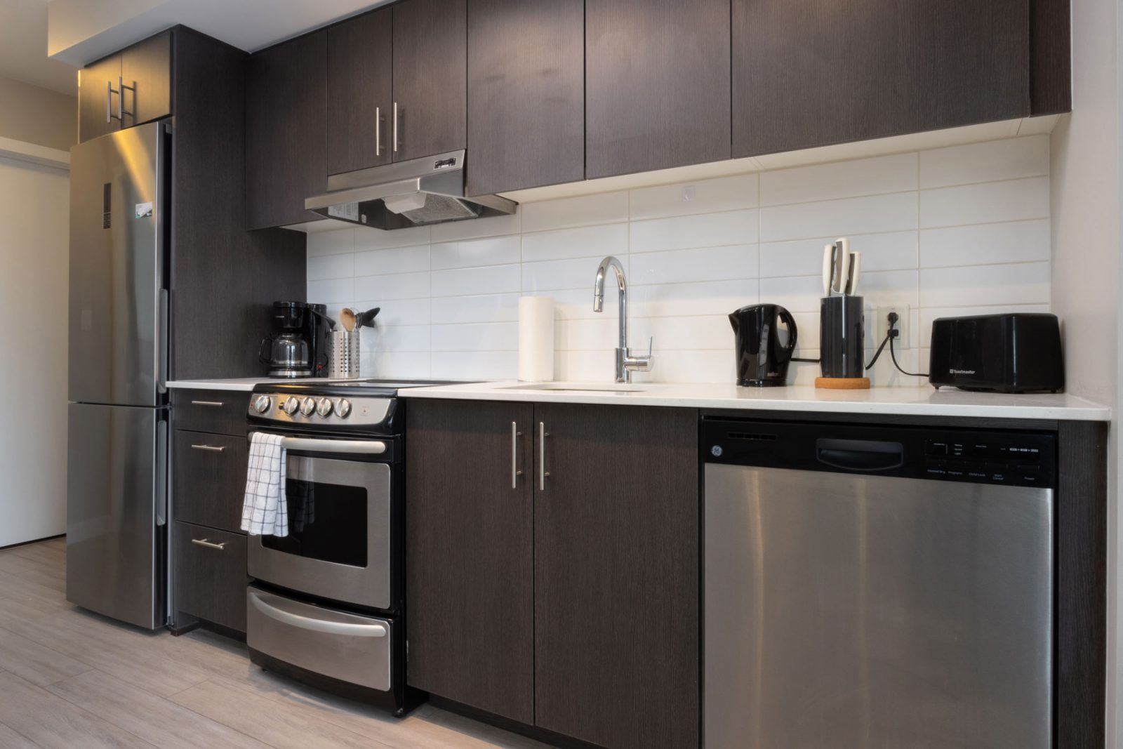 The Hendrix 2BR Kitchen 2 scaled