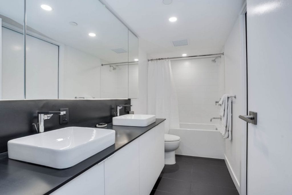 The Zephyr 2 bedroom bathroom