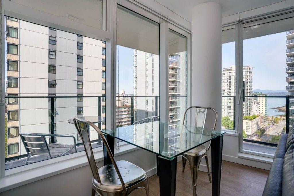 The Zephyr 2 bedroom dining