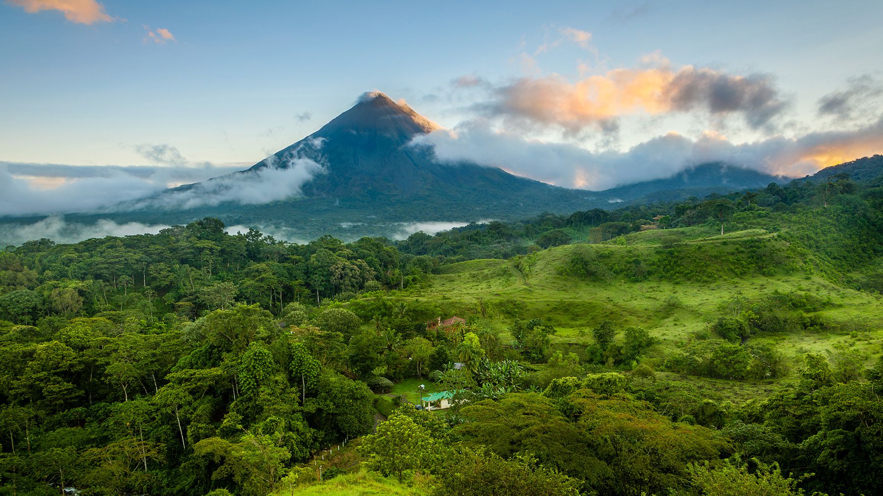 Costa Rica Travel Guide: Vacation + Trip Ideas