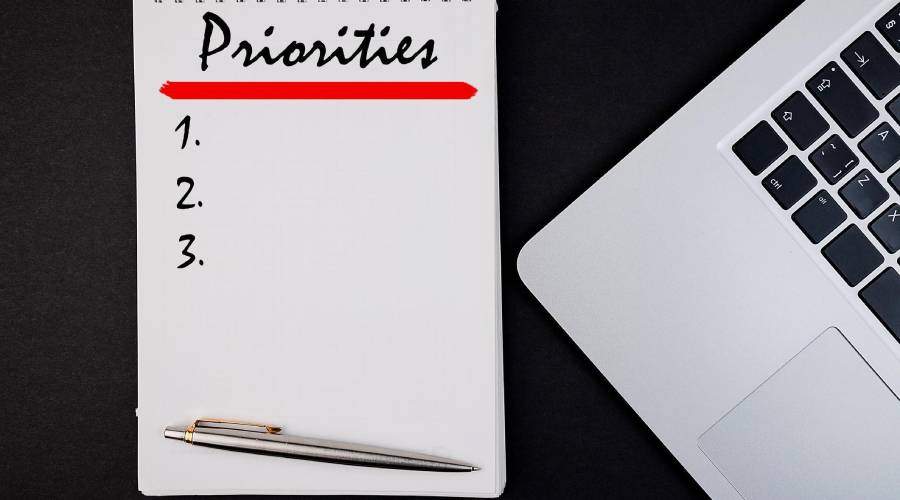 Organize daily goals that you must meet.