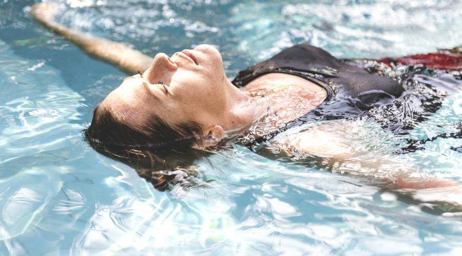 Swimming is an exercise with many benefits for your mental and physical health.